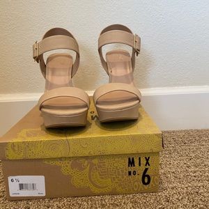 6.5 Nude Wedges